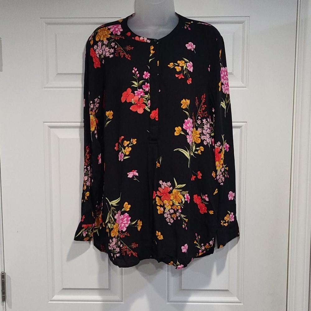 💙 BLOUSE: Tunic Style Black Floral Blouse